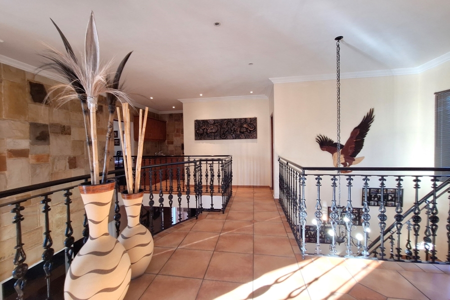 5 Bedroom Property for Sale in Golden Mile Western Cape